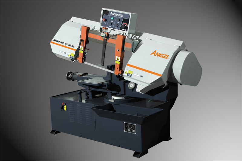 操作鋸床時如何保障安全？